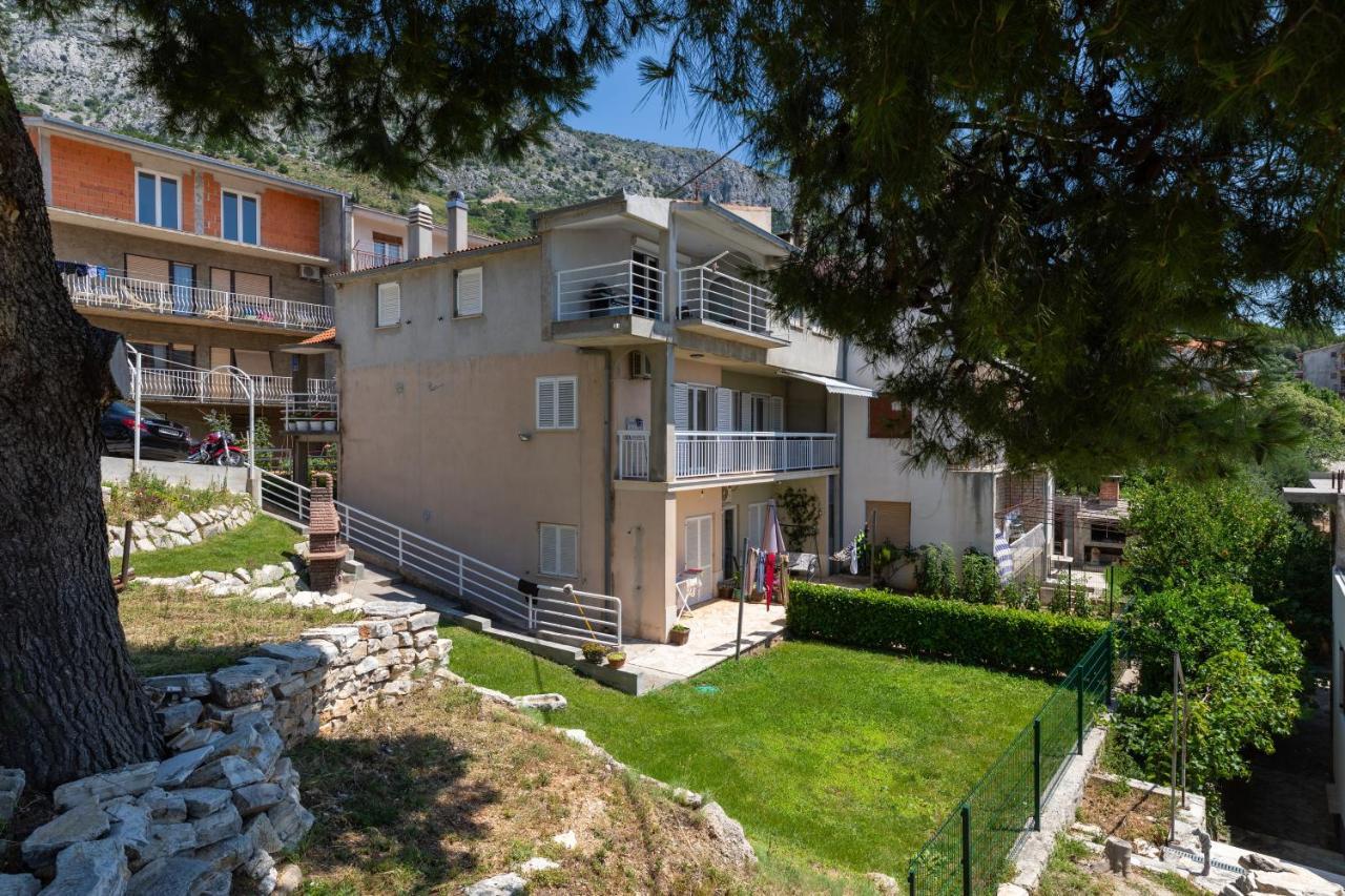 Apartments With A Parking Space Stanici, Omis - 11421 Celina Bagian luar foto